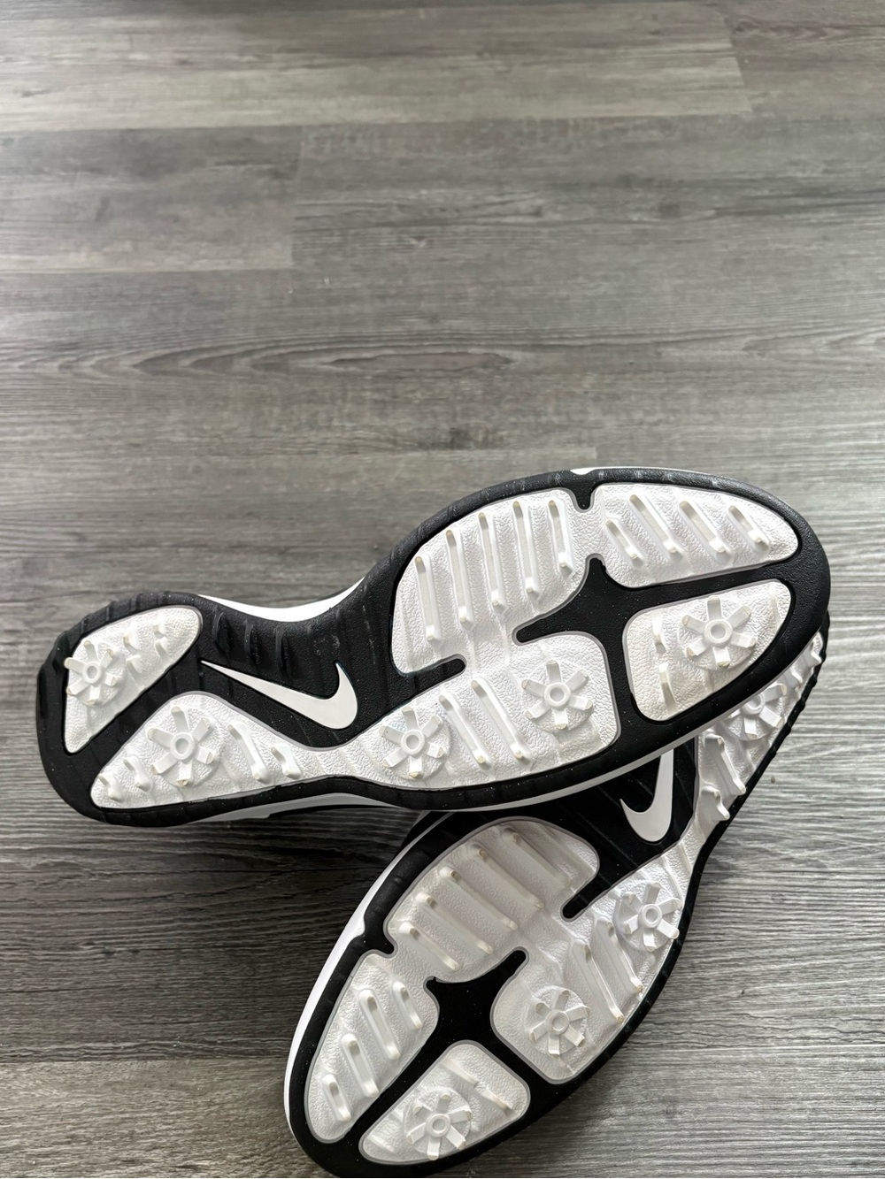 Nike Infinity G Men Black and White Golf Spiked Shoes Men size 11.5
Like New - Picture 5 of 6